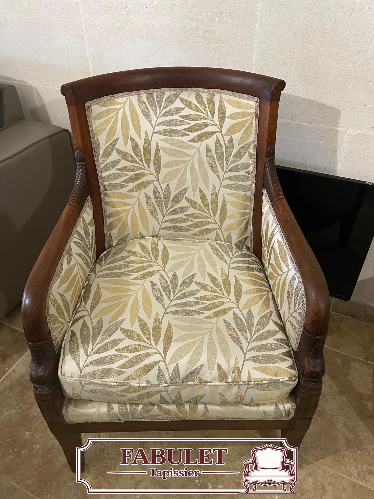 Accueil 7 Réfection d’un fauteuil bergère avec tissu motif végétal à Montpellier